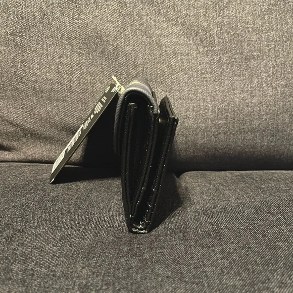 Loungefly The Beatles vinyl record crossbody & wallet - Picture 8 of 12